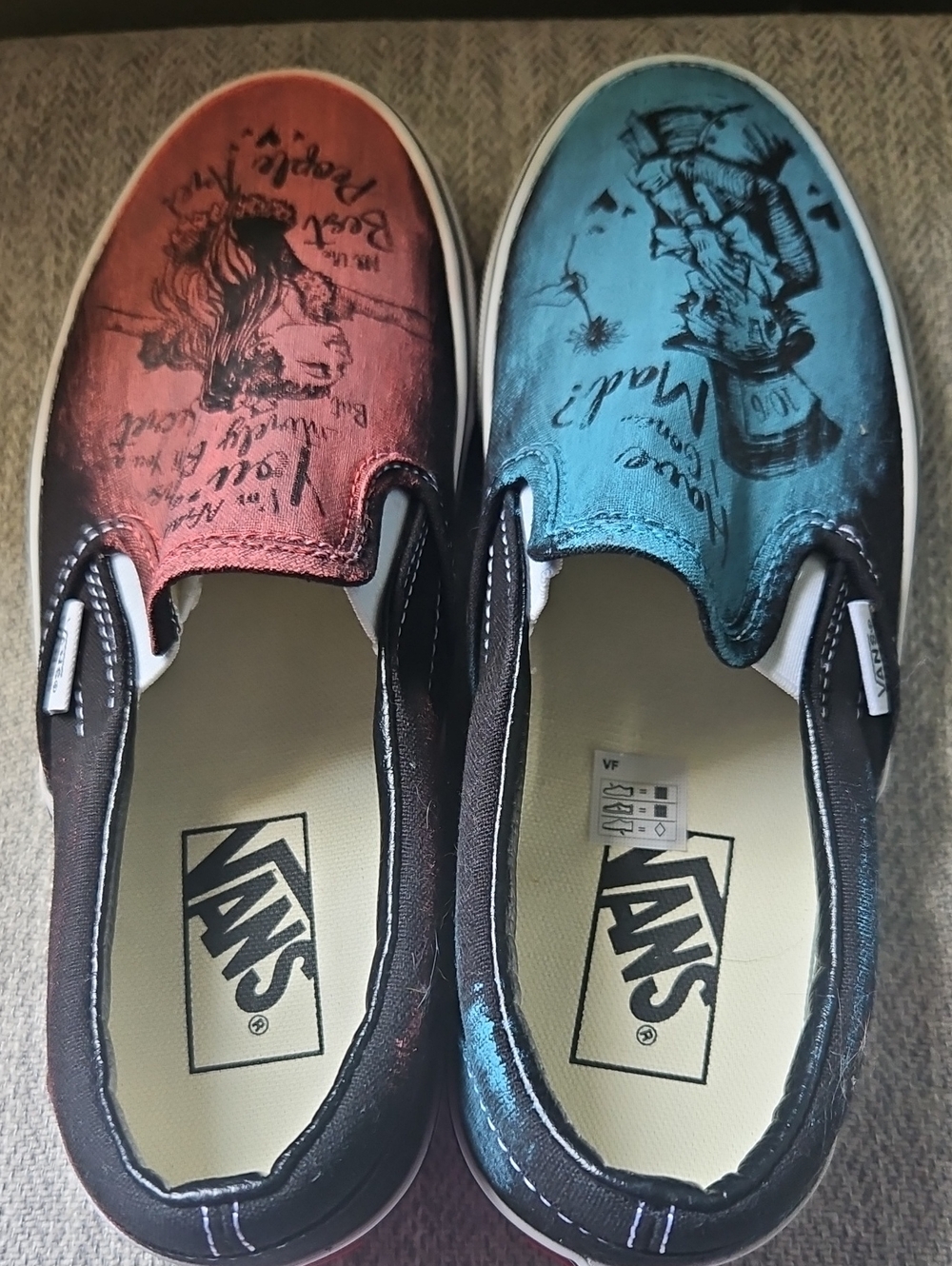 NWOT Vans Alice In Wonderland Slip-On Pair Blue & Red Canvas Sneakers 7W/5.5M - Picture 6 of 9